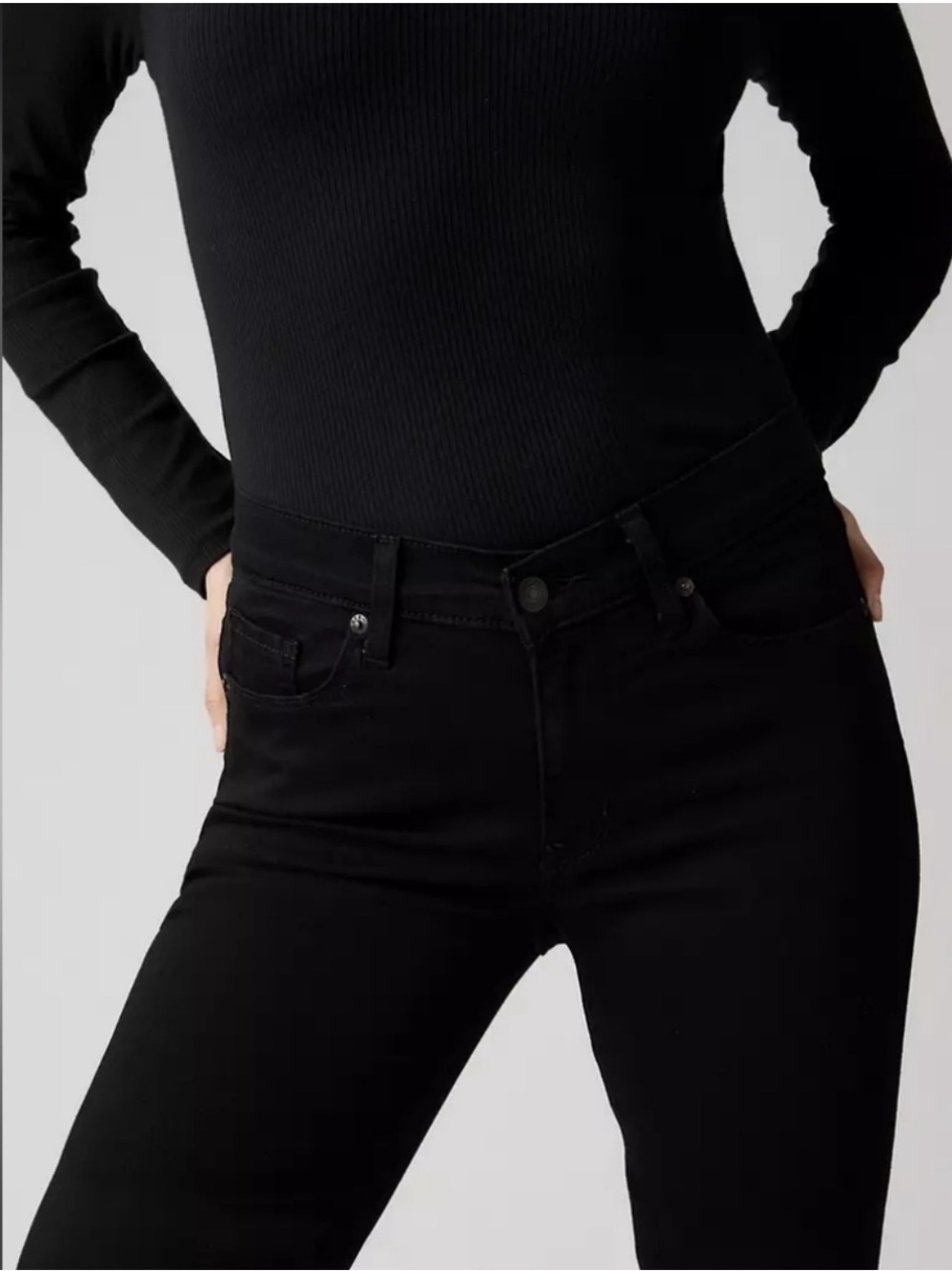 NWT LEVI’S Black Classic Bootcut Stellar Stretch Mid Rise Denim Jeans 🖤 - Picture 3 of 9